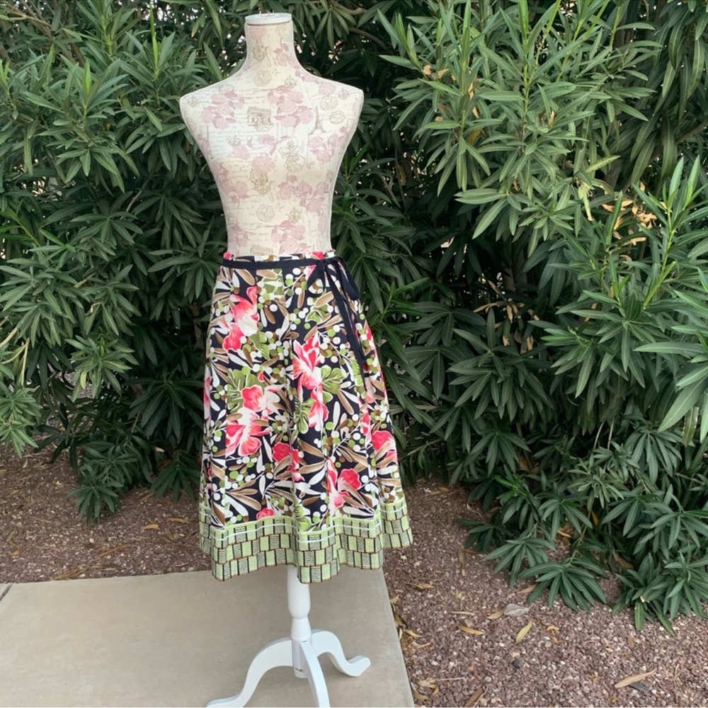 Talbots Size 8 A-Line Floral Skirt | Fully Lined | Ribbon Waist | Hidden Zip